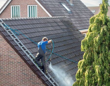 Pressure Washing Your Roof This Fall