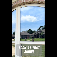 Professional-Streak-Free-Window-Cleaning 0